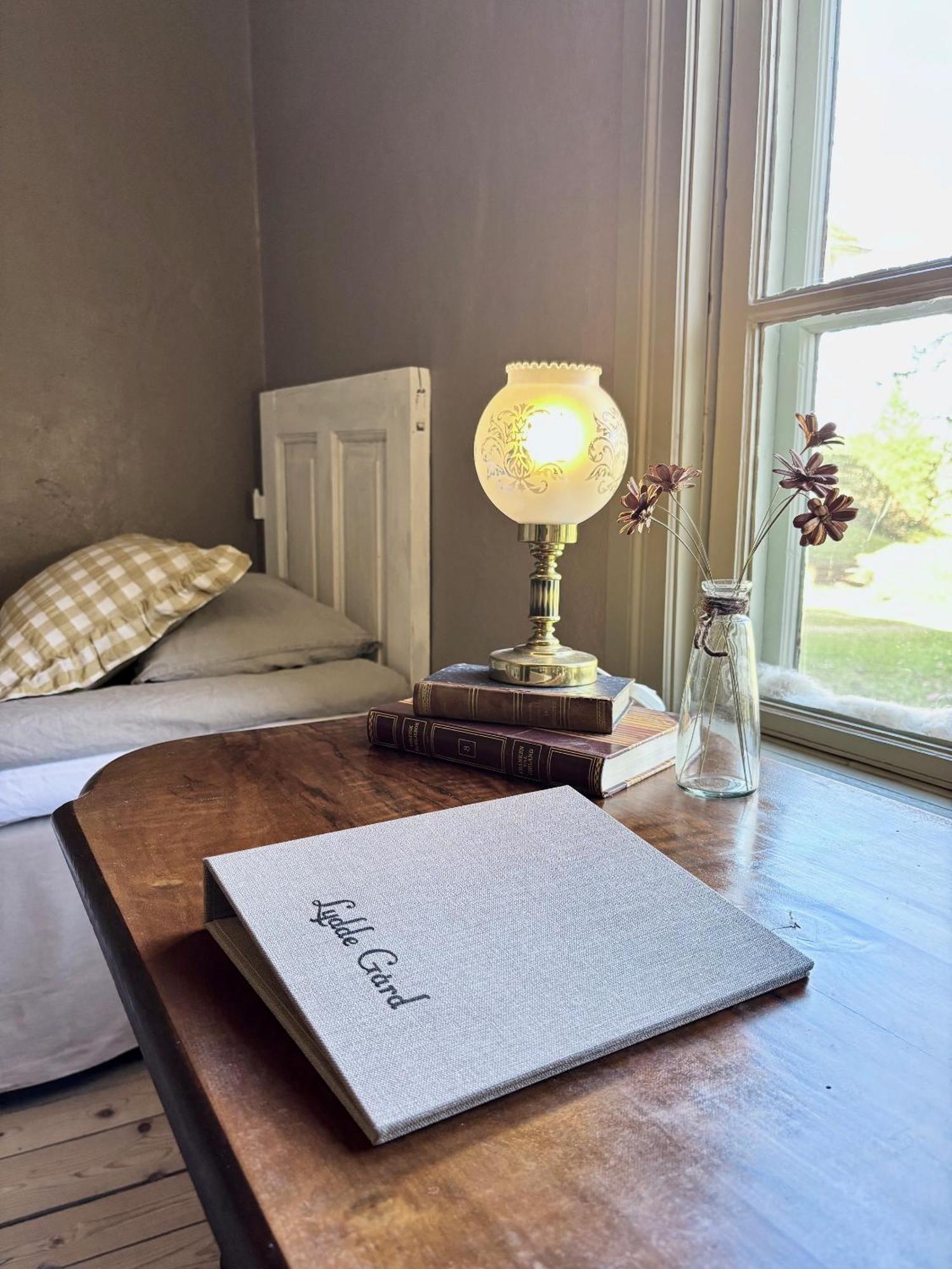Lydde Gard Hotel Kinna ภายนอก รูปภาพ